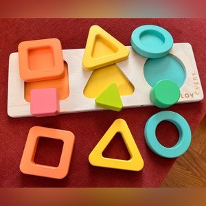 Lovevery geo shapes puzzle